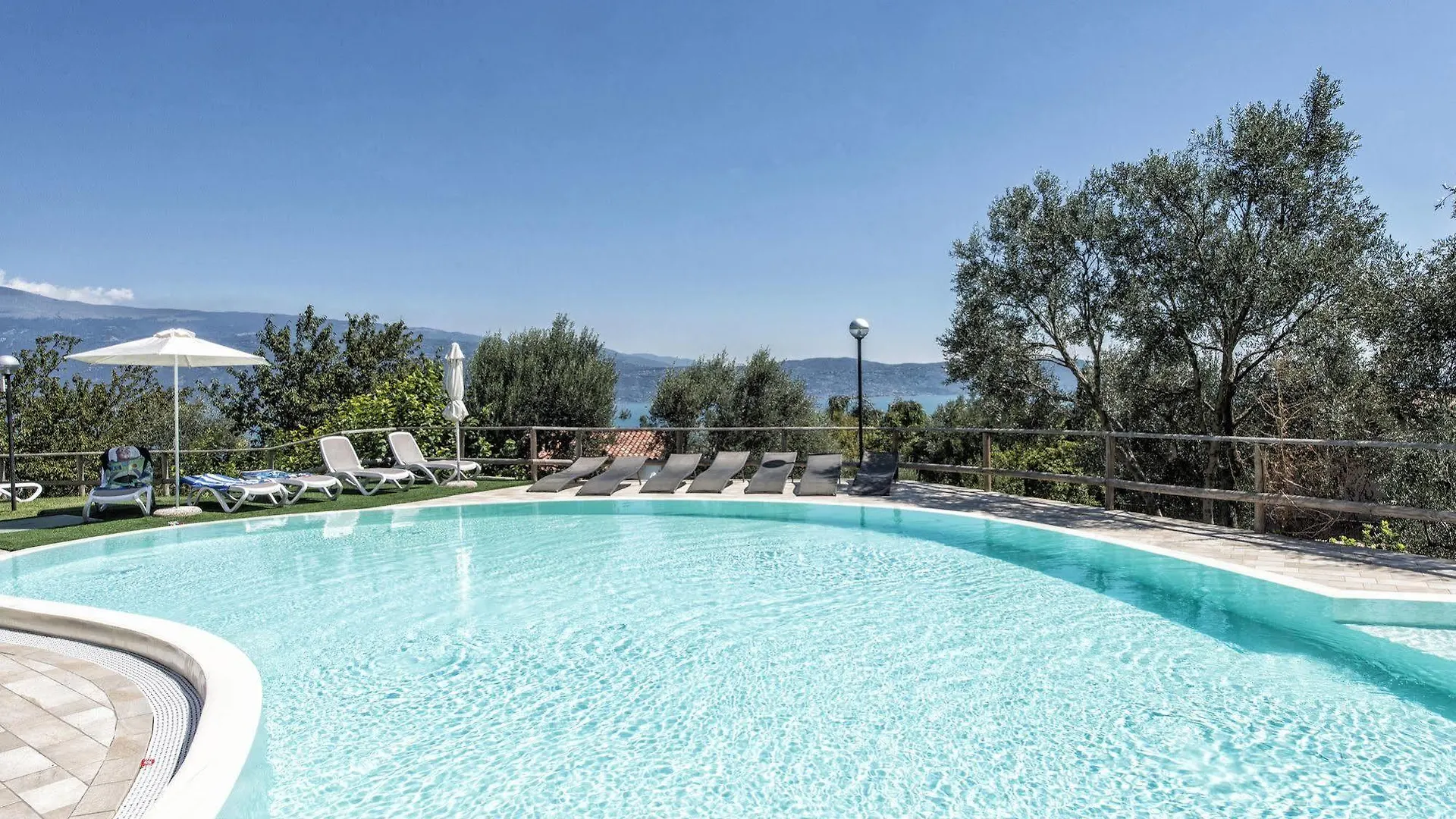 La Chioma Di Berenice Garda Residence Toscolano Maderno Aparthotel